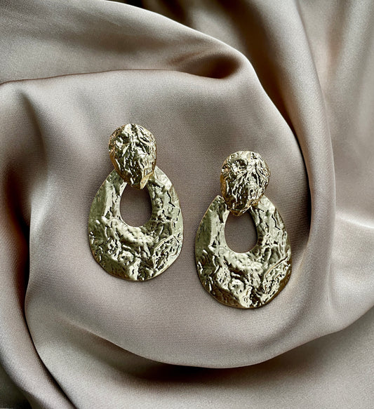 Niya Drop Earrings