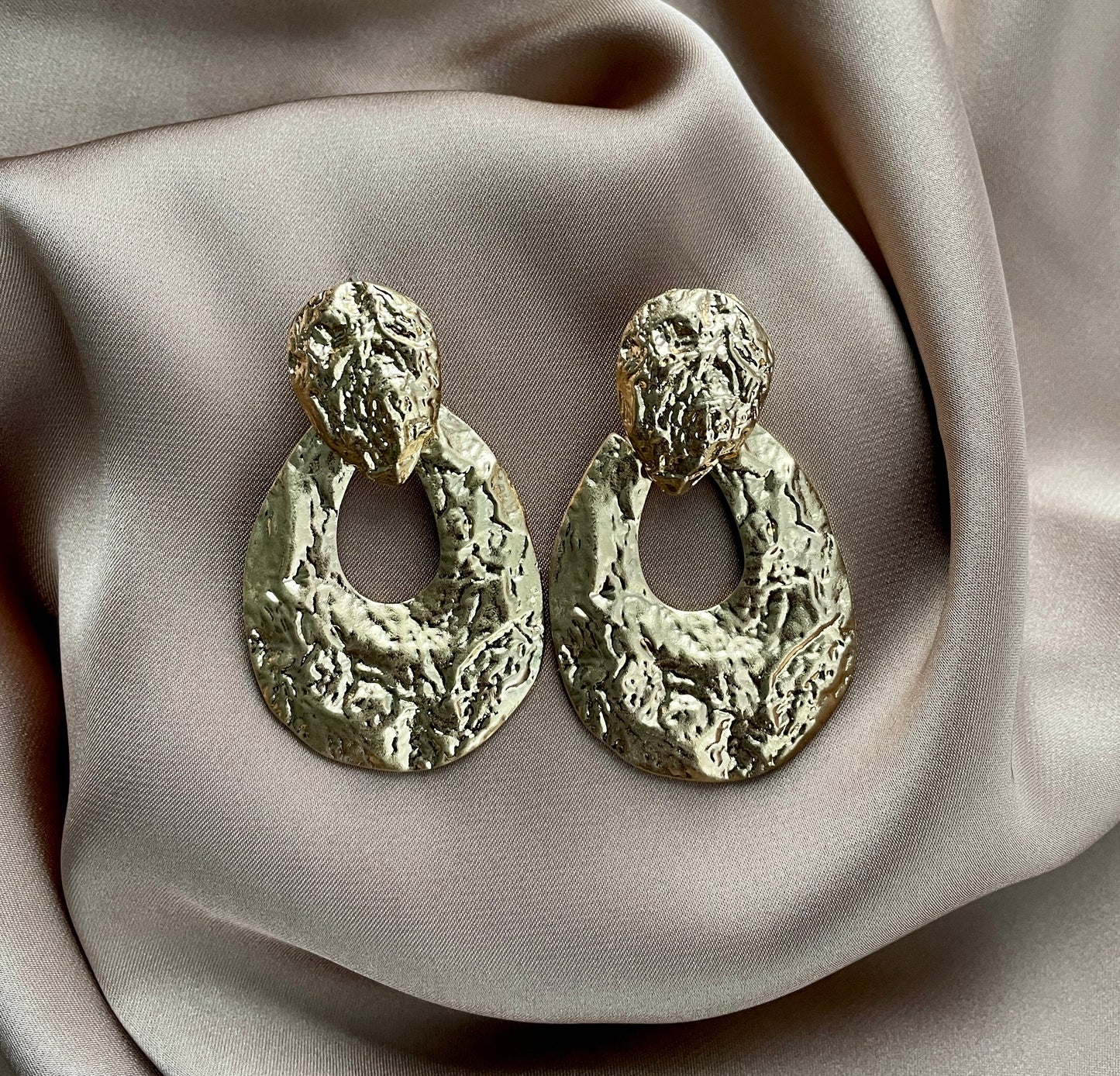 Niya Drop Earrings