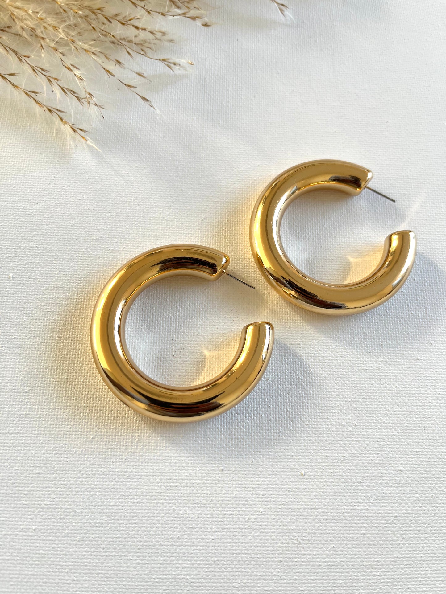 Ami Hoop Earrings