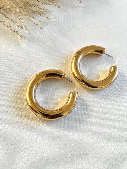 Ami Hoop Earrings